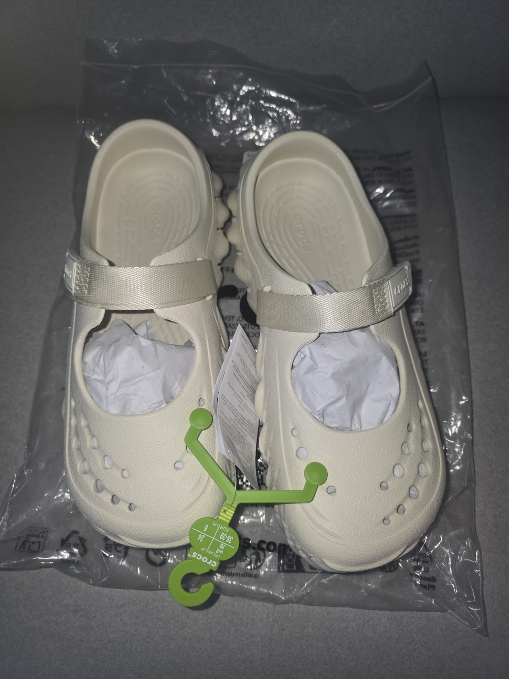 Womens Size 8 Echo Mary Jane Crocs (Cream) Brand New With Tags